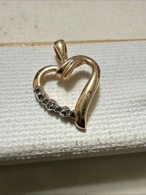 10K Gold Heart Pendant W/Small Diamond Accents